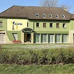 Joker Panzio Bed & Breakfast